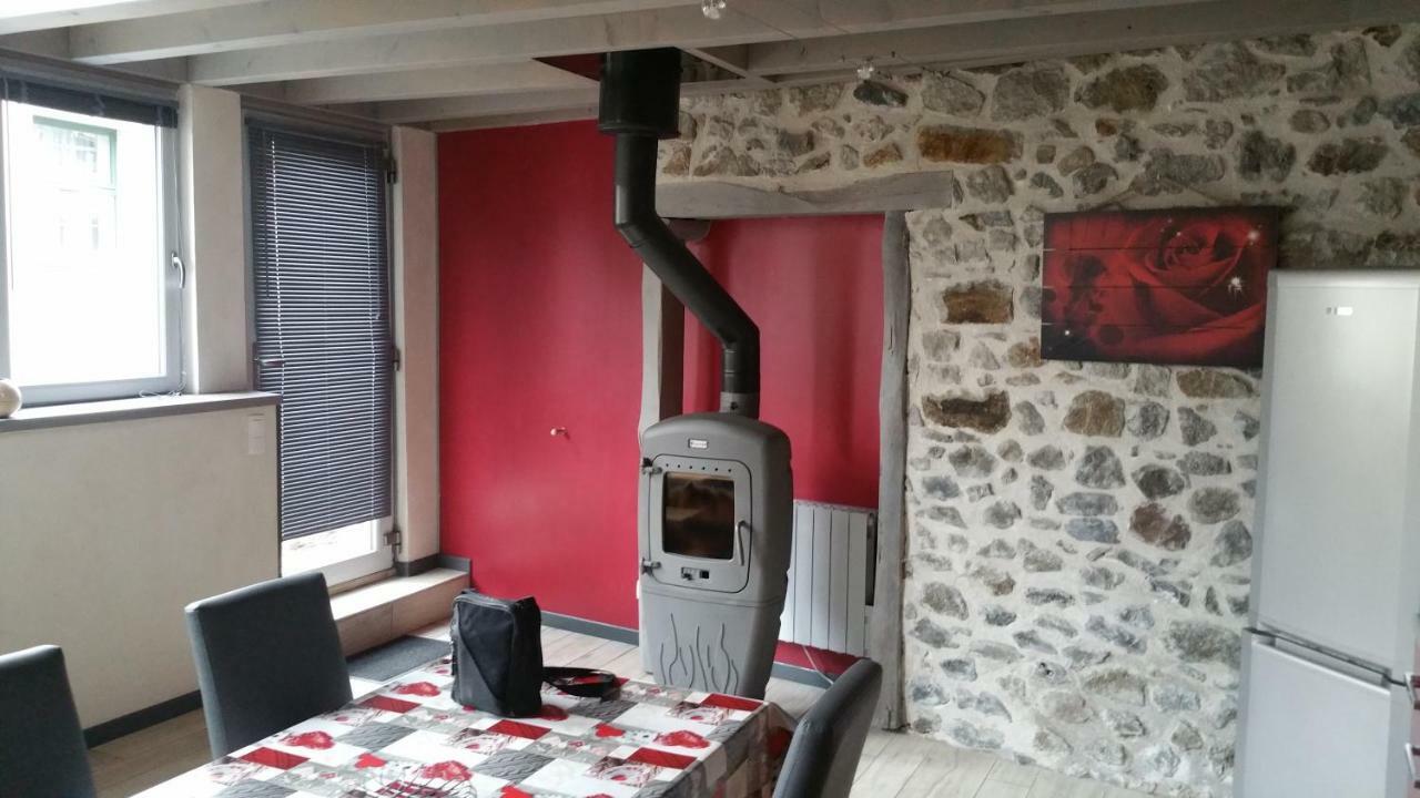 Gîte très lumineux Vernines Extérieur photo